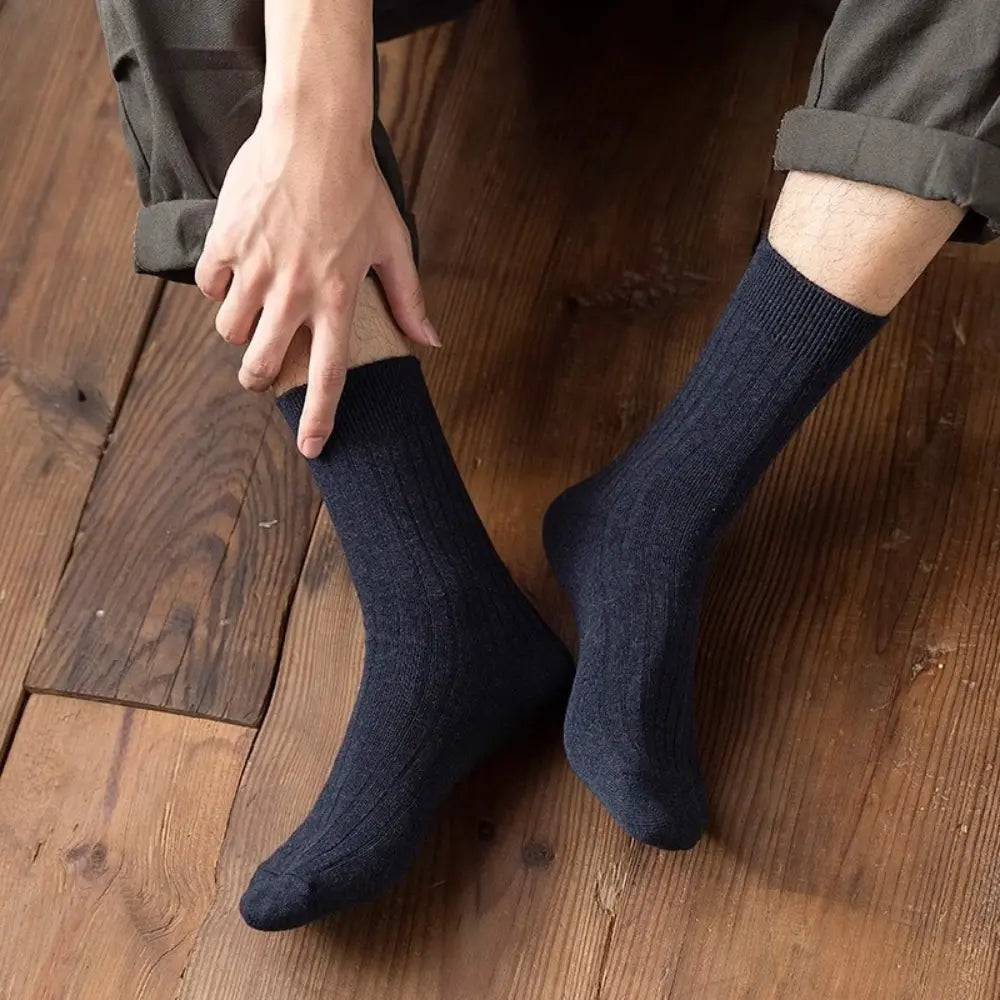 Mid-Calf Men's Thin Socks – Solid Colour | All-Season Comfort | Sweat-Absorbing Sportswear