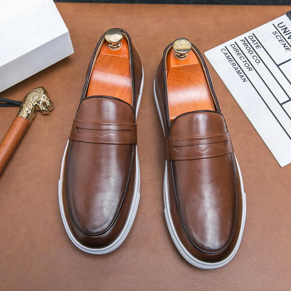 Wide fit leather board shoes