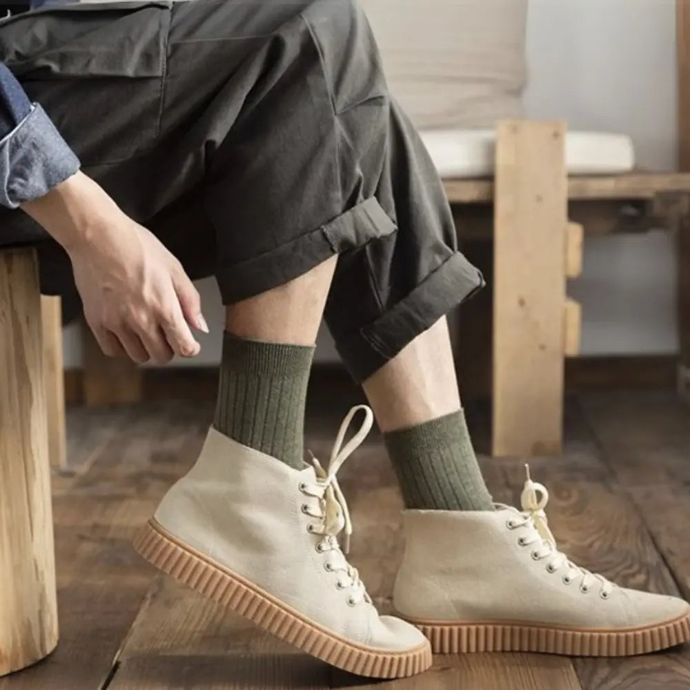 Solid colour sports socks