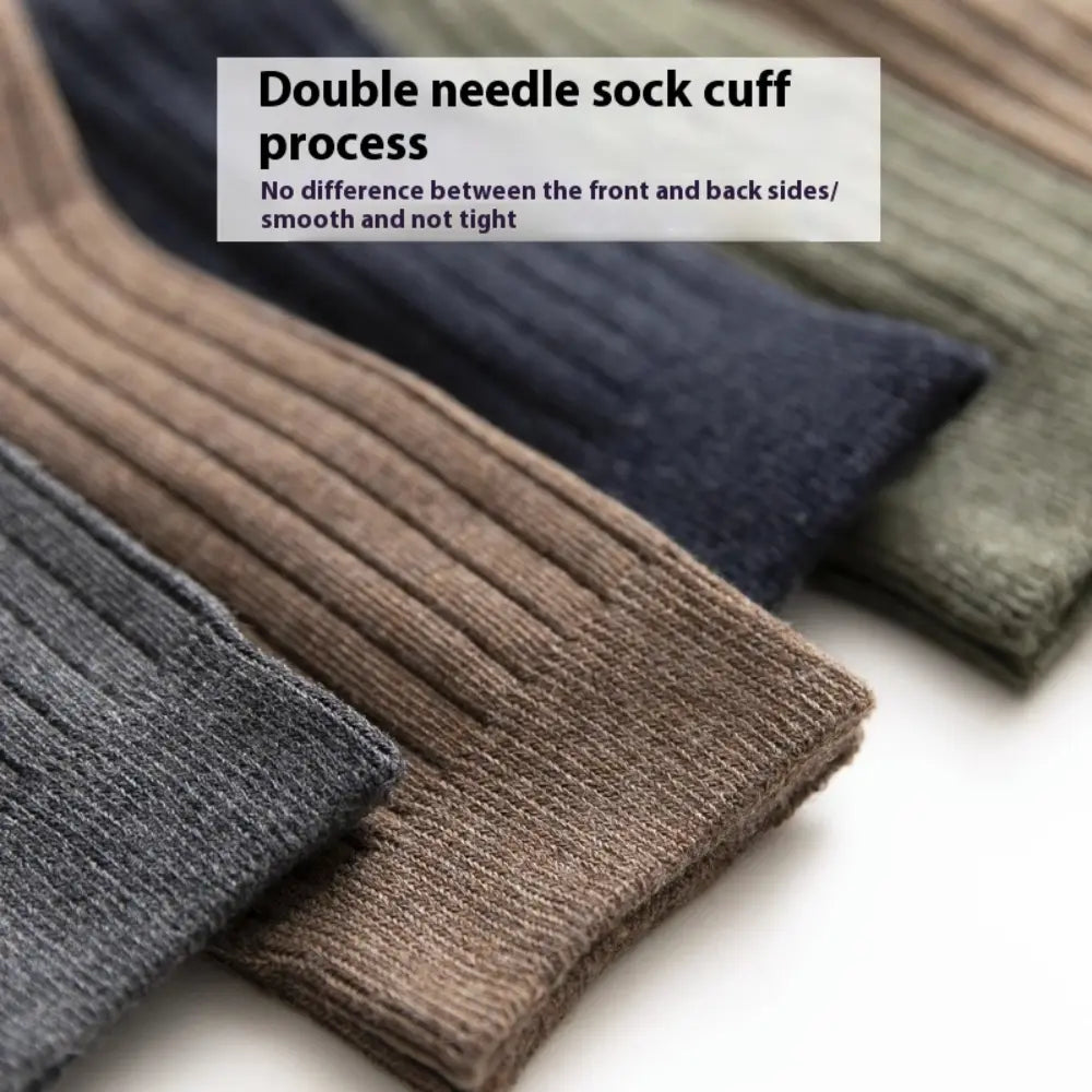 Breathable polyester men's socks