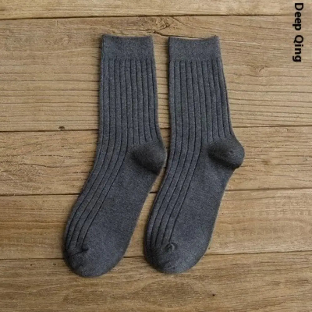 Solid colour sports socks