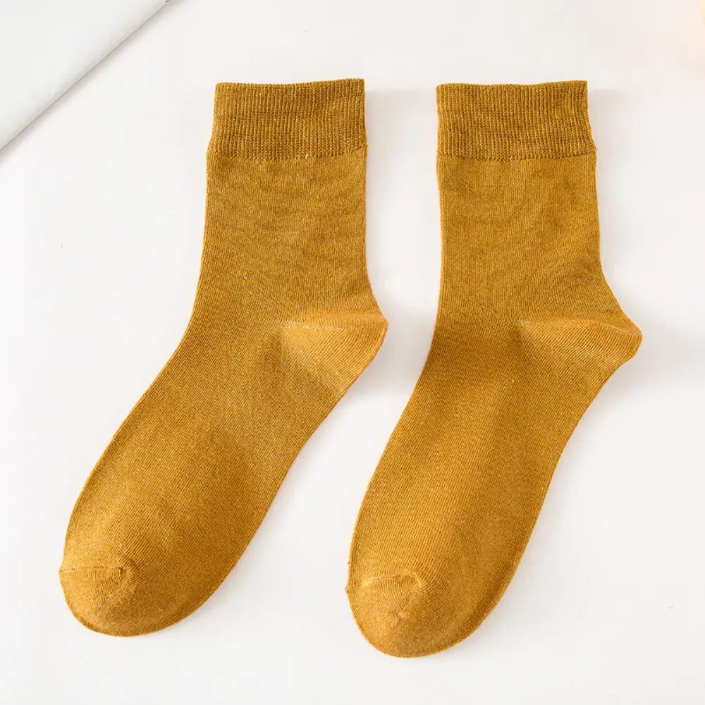 Mid-calf solid cotton socks